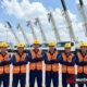 Đội ngũ kỹ thuật vận hành và dàn xe cẩu hiện đại Nguyên Khang TPHCM