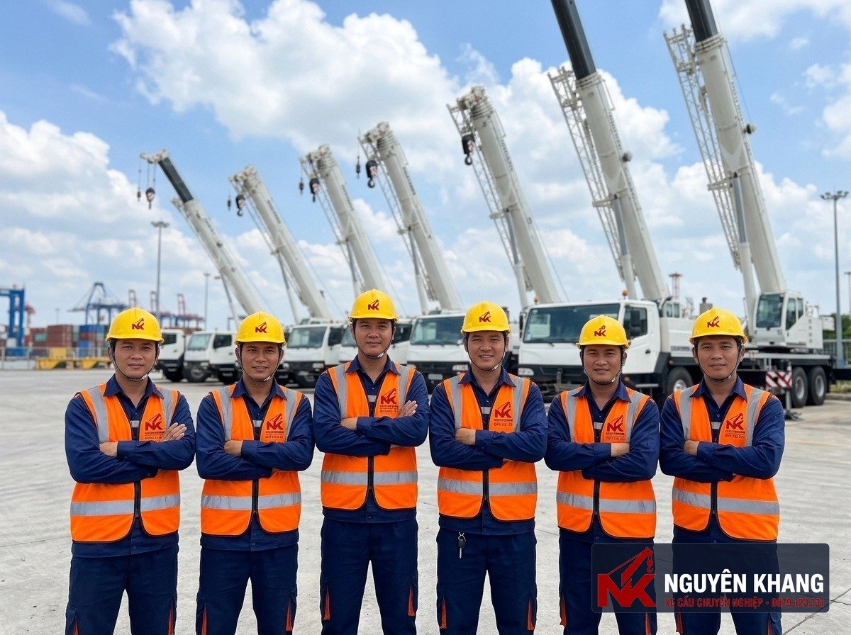 Đội ngũ tài xế xe cẩu Nguyên Khang