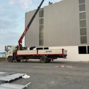 Dịch Vụ Cẩu Máy Giặt Sấy Công Nghiệp Lên Sân Thượng Khách Sạn, Xưởng Giặt Ủi TPHCM