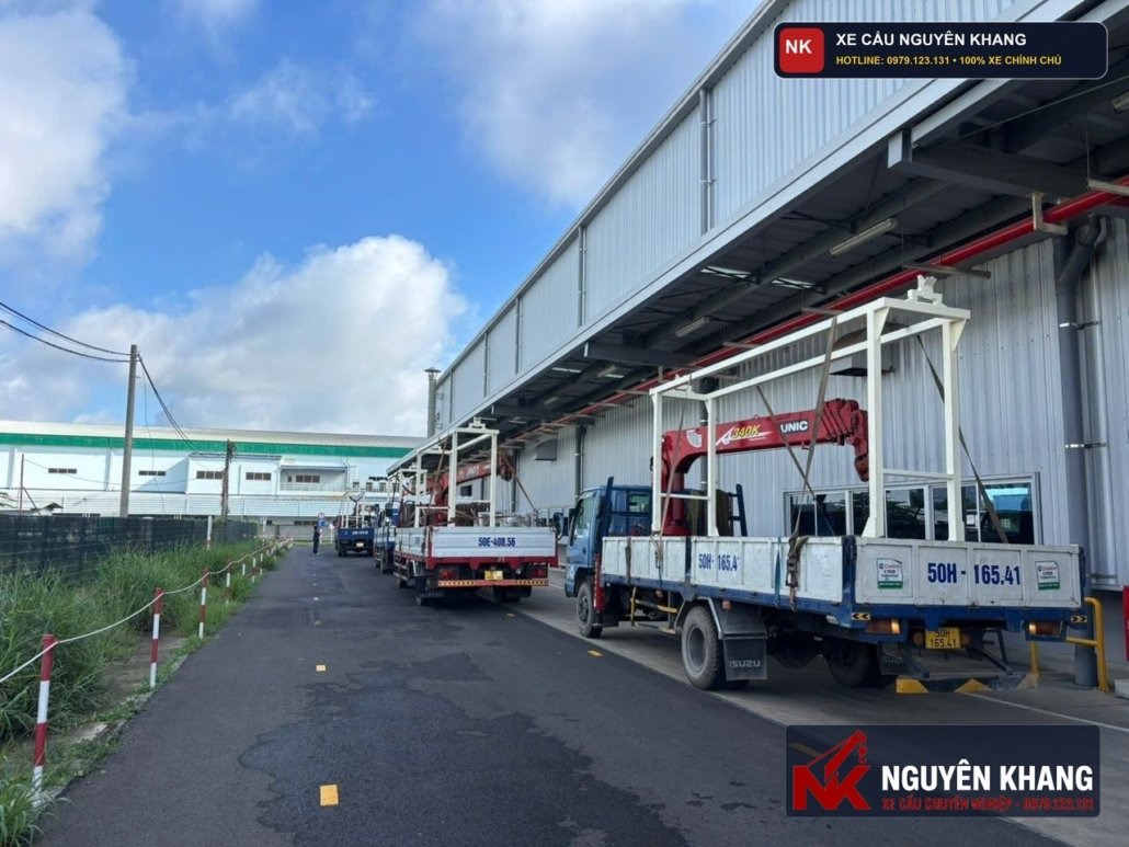 Cho Thuê Xe Cẩu Nâng Người Lắp Đặt Sự Kiện, Biển Hiệu & Sửa Chữa Nhà Xưởng TPHCM